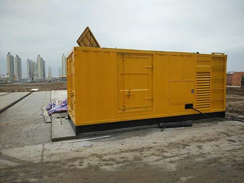 清水河合同中关于乙方责任导致工期延误的赔偿标准应该如何制定？